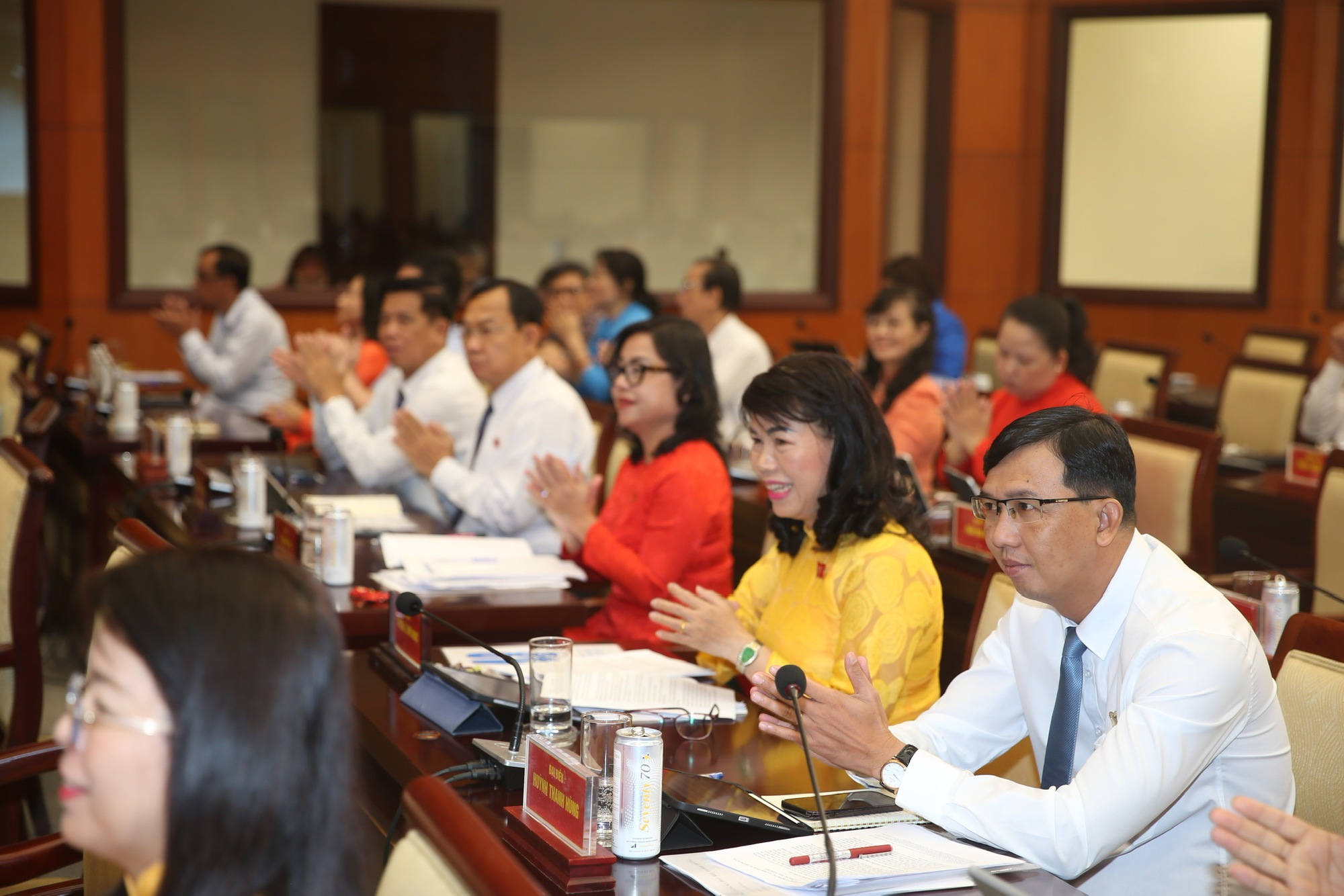 HĐND TP HCM vừa th&ocirc;ng qua nghị quyết về triển khai thực hiện Nghị quyết 98 - Ảnh 1.