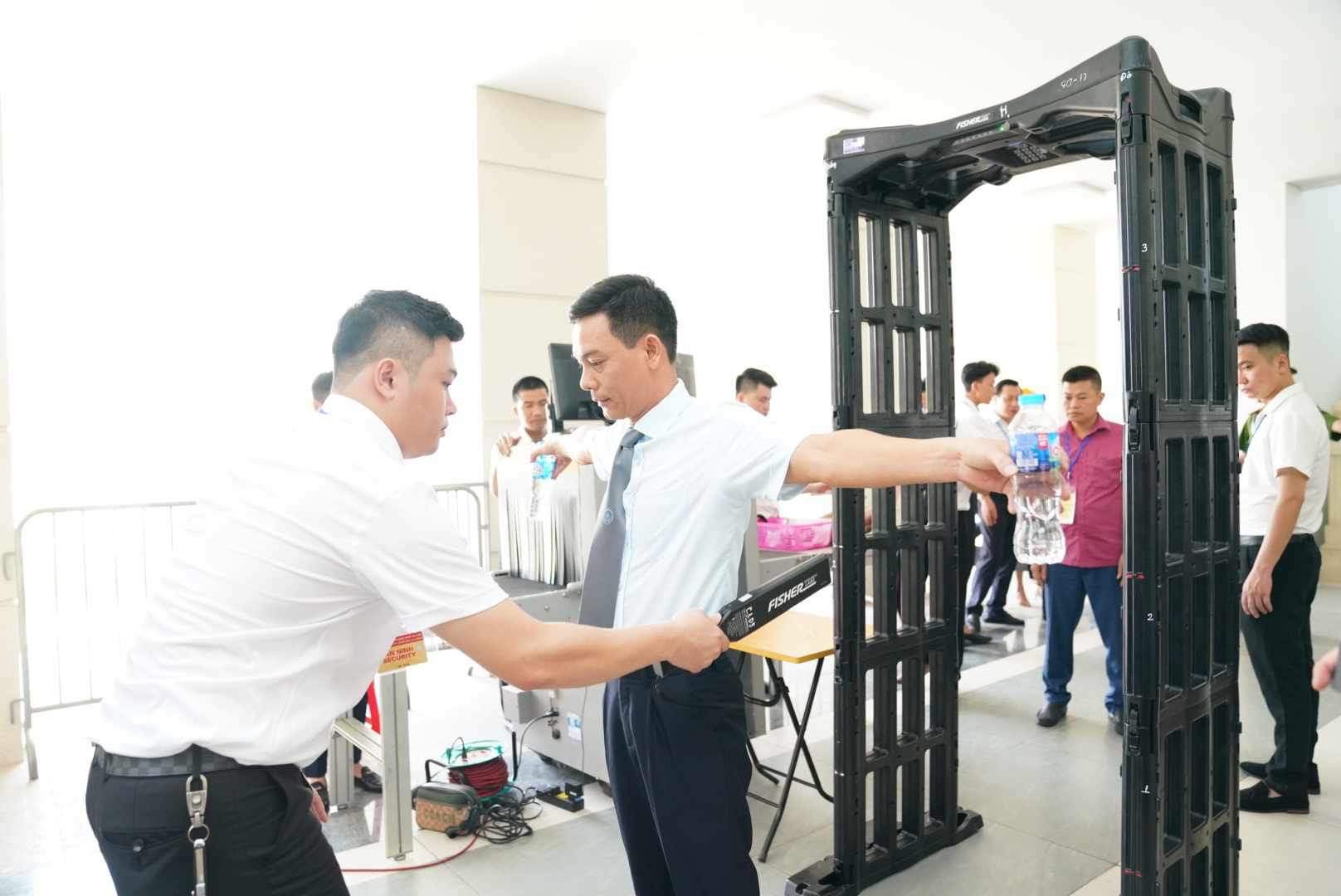 H&igrave;nh ảnh cựu ph&oacute; chủ tịch H&agrave; Nội v&agrave; Quảng Nam hầu to&agrave; - Ảnh 1.