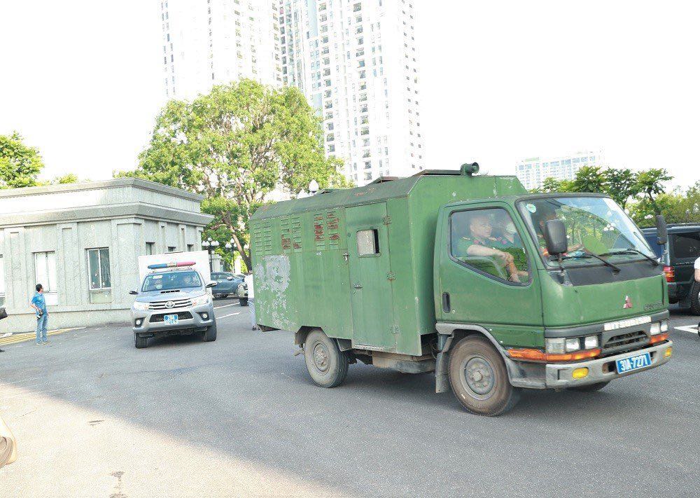 H&igrave;nh ảnh cựu ph&oacute; chủ tịch H&agrave; Nội v&agrave; Quảng Nam hầu to&agrave; - Ảnh 4.