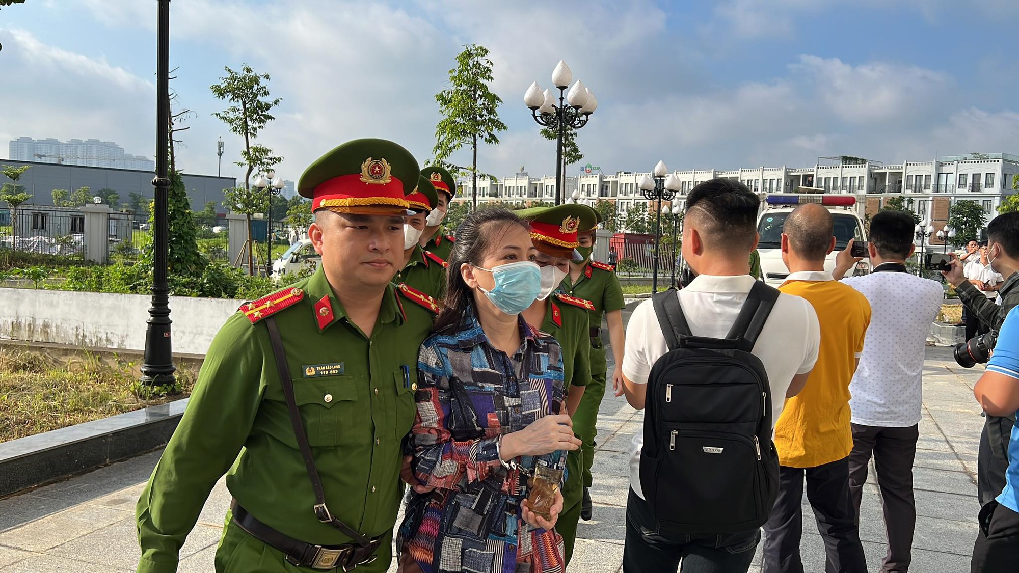 H&igrave;nh ảnh cựu ph&oacute; chủ tịch H&agrave; Nội v&agrave; Quảng Nam hầu to&agrave; - Ảnh 12.