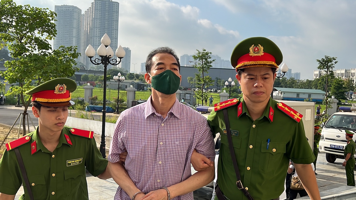 H&igrave;nh ảnh cựu ph&oacute; chủ tịch H&agrave; Nội v&agrave; Quảng Nam hầu to&agrave; - Ảnh 5.