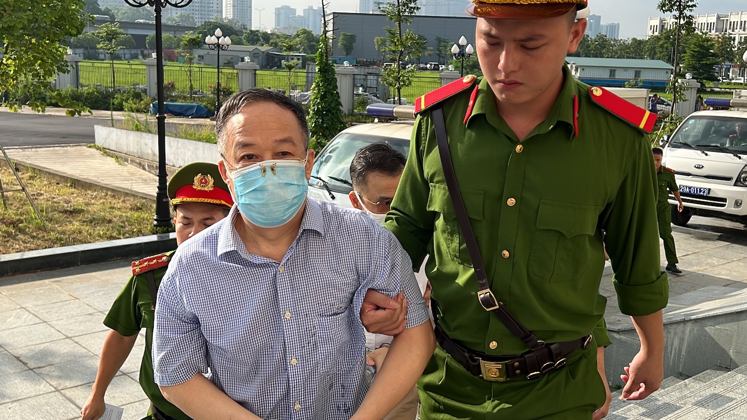 H&igrave;nh ảnh cựu ph&oacute; chủ tịch H&agrave; Nội v&agrave; Quảng Nam hầu to&agrave; - Ảnh 10.