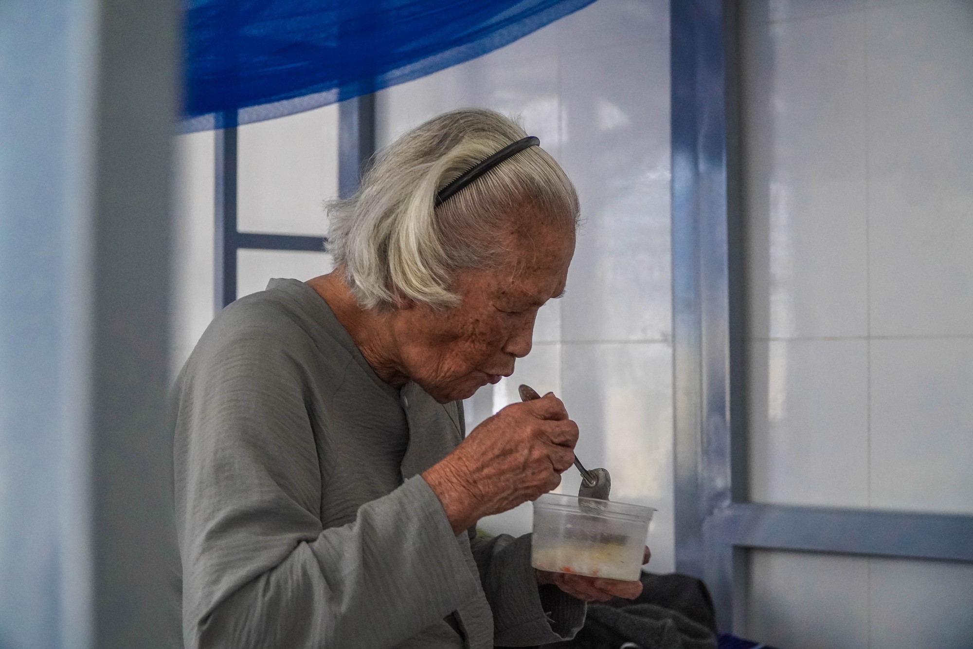 [eMagazine] - Bỏ &ldquo;tiền t&uacute;i&rdquo; x&acirc;y nh&agrave; t&igrave;nh thương cho bệnh nh&acirc;n ngh&egrave;o- Ảnh 10.