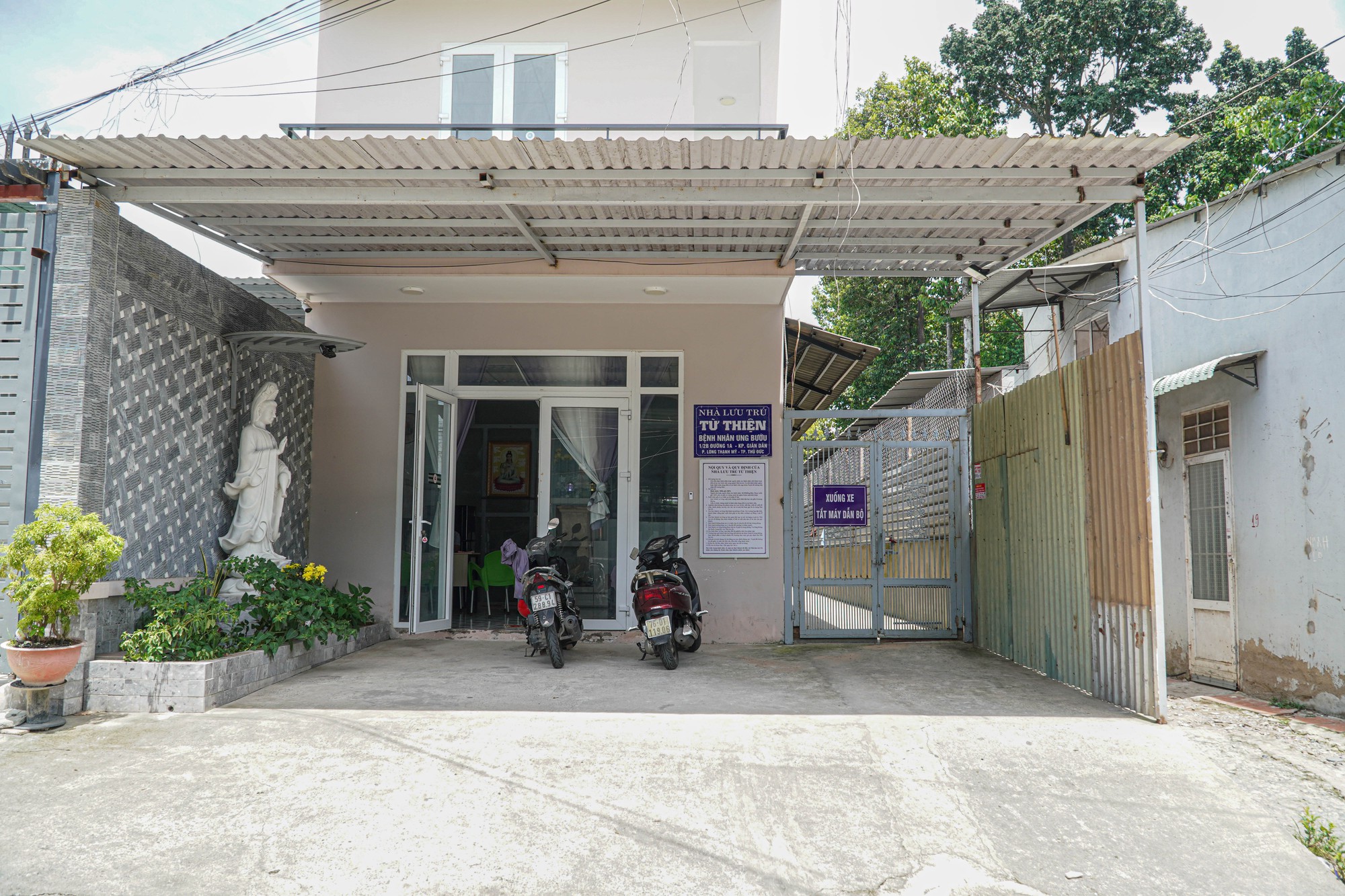 [eMagazine] - Bỏ &ldquo;tiền t&uacute;i&rdquo; x&acirc;y nh&agrave; t&igrave;nh thương cho bệnh nh&acirc;n ngh&egrave;o- Ảnh 1.