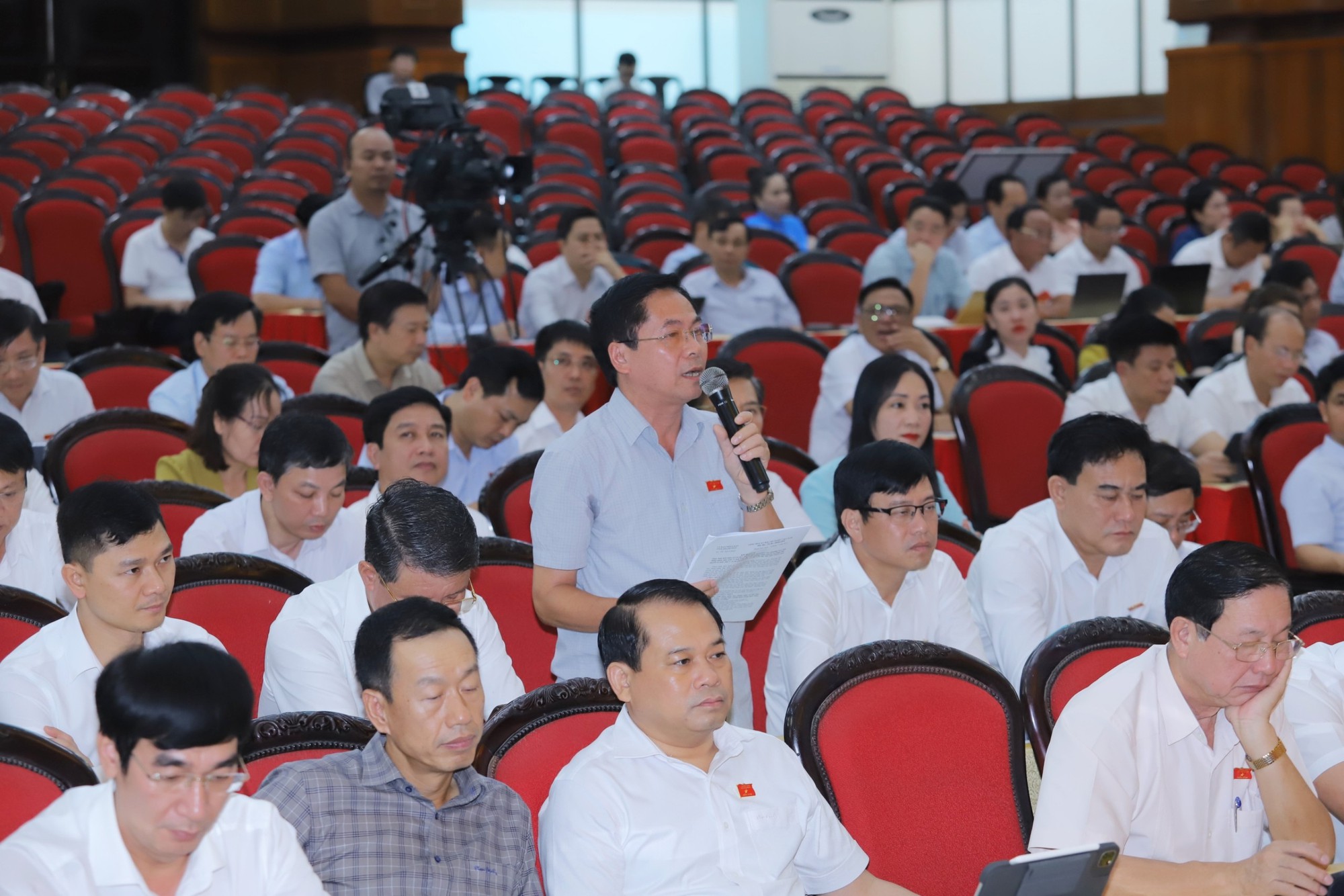 Tới gõ cửa nhà Bí thư Tỉnh ủy vì bị nhũng nhiễu khi làm sổ đỏ - Ảnh 3.