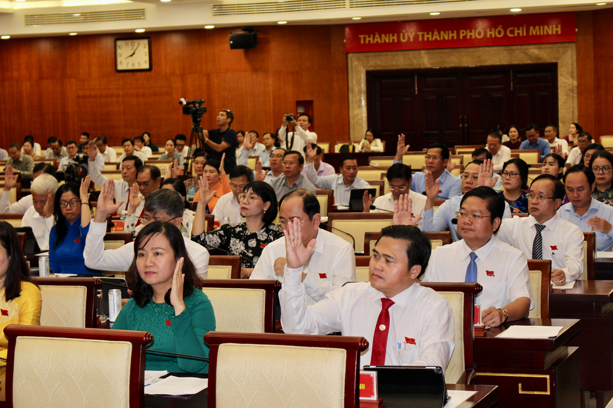 HĐND TP HCM thông qua 65 nghị quyết