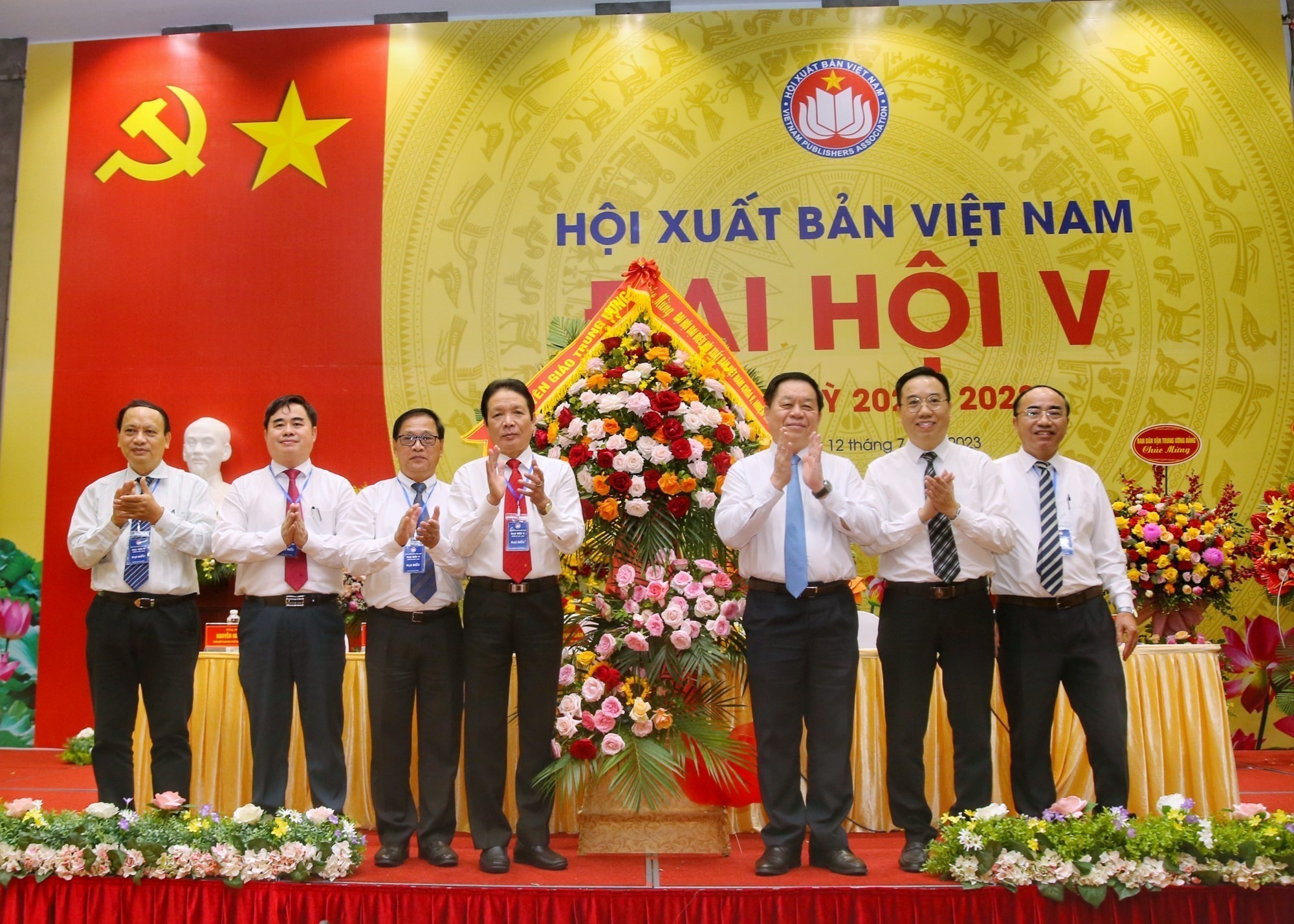 X&acirc;y dựng xuất bản th&agrave;nh ng&agrave;nh kinh tế - c&ocirc;ng nghệ ph&aacute;t triển - Ảnh 1.