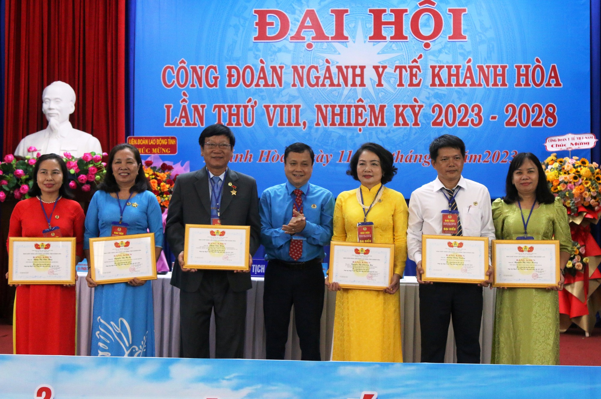 X&acirc;y dựng người lao động ng&agrave;nh y Kh&aacute;nh H&ograve;a vừa hồng vừa chuy&ecirc;n - Ảnh 4.