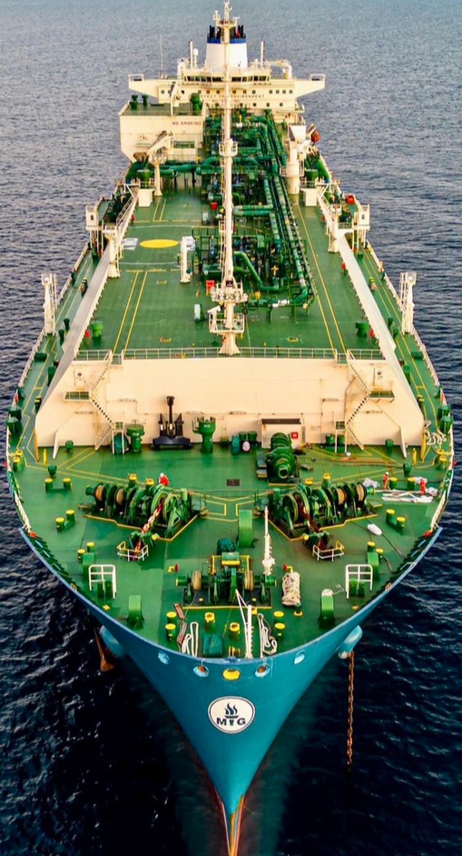 Cận cảnh t&agrave;u chở gần 70.000 tấn LNG nhập khẩu lần đầu ti&ecirc;n tại Việt Nam - Ảnh 3.