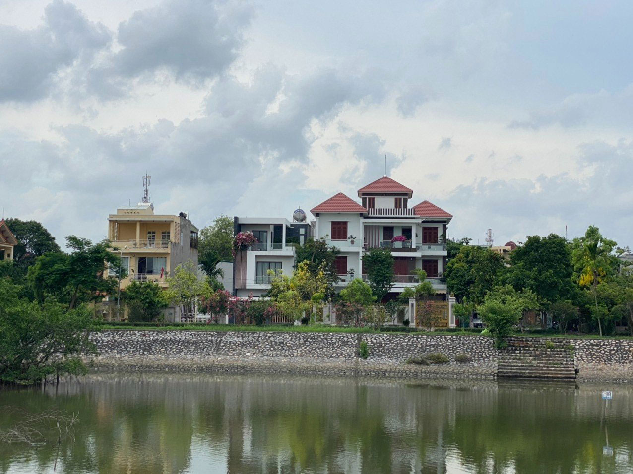 Mỏi mòn chờ cấp sổ đỏ