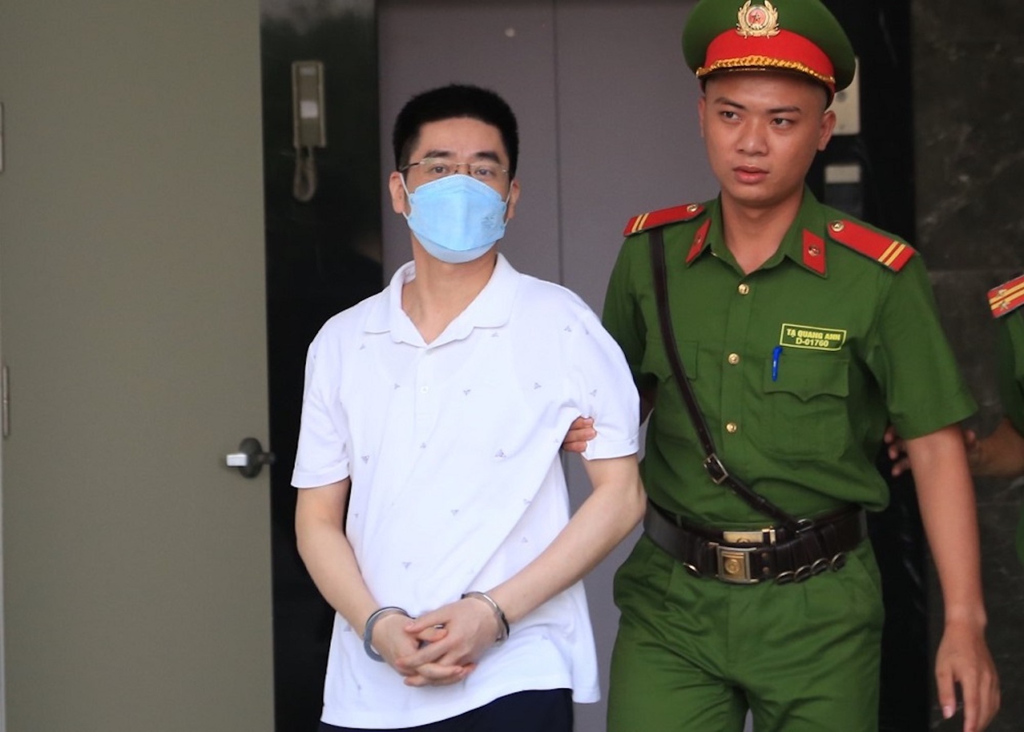 X&Eacute;T XỬ VỤ &Aacute;N CHUYẾN BAY GIẢI CỨU: K&ecirc;u oan, ăn năn v&agrave; kh&oacute;c - Ảnh 2.
