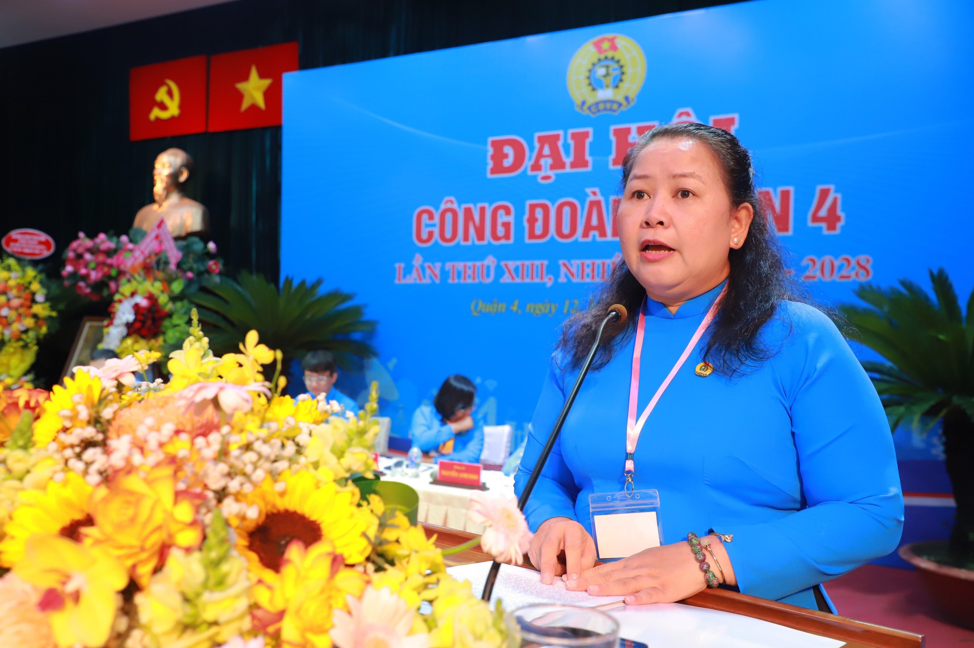 &Ocirc;ng Trần Văn Thanh H&ugrave;ng t&aacute;i đắc cử chức Chủ tịch LĐLĐ quận 4, TP HCM - Ảnh 8.