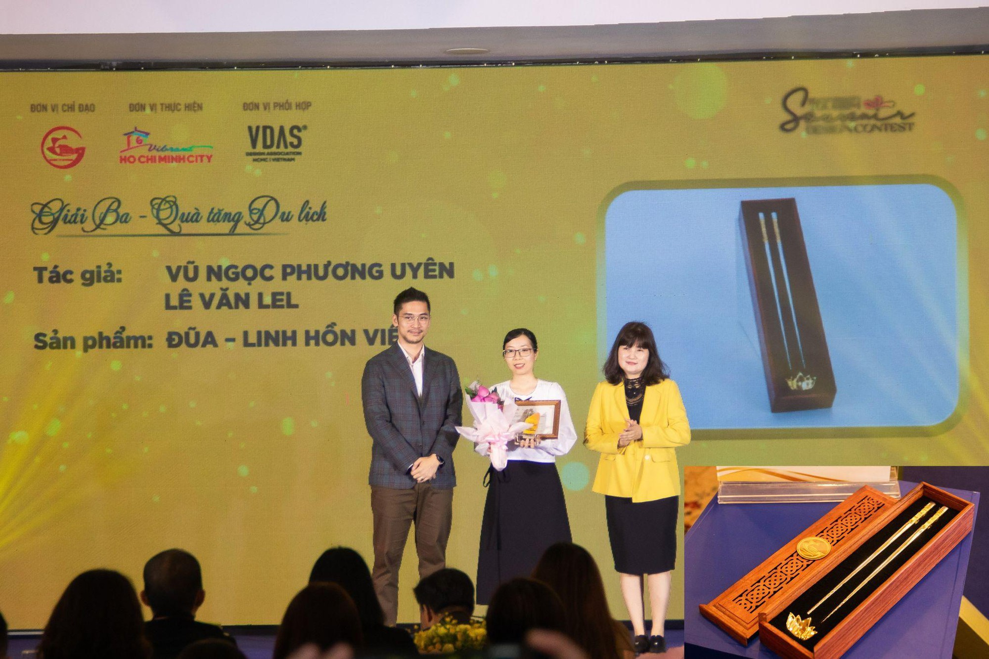Nhiều nhà thiết kế PNJ đạt giải trong cuộc thi Thiết kế quà tặng lưu niệm - du lịch TP HCM - Ảnh 4.
