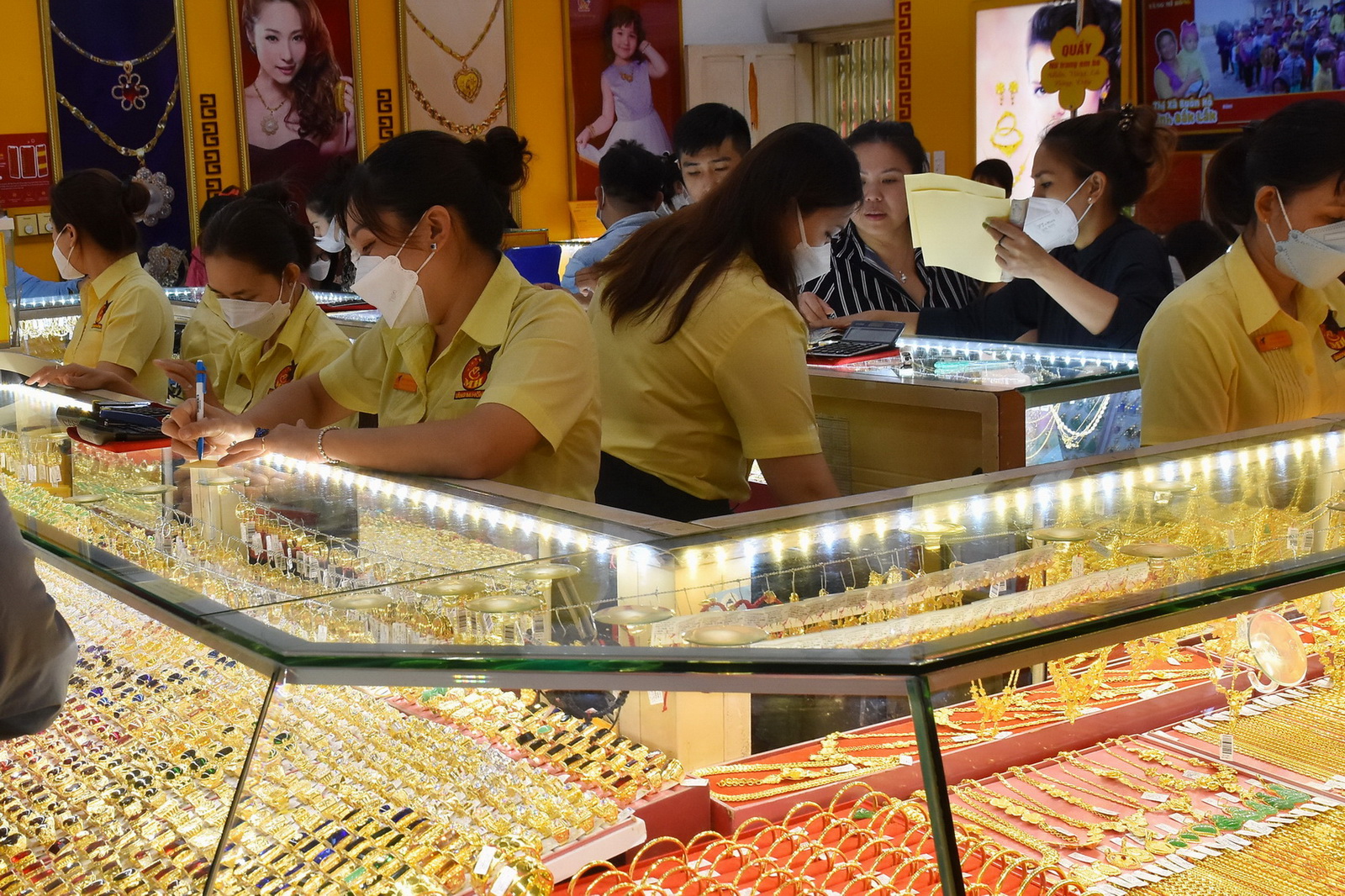Giá vàng hôm nay 15-7: Hạ nhiệt sau 2 ngày nóng!