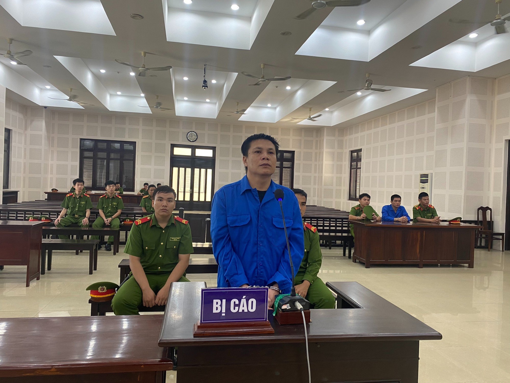 Chở ma túy lấy 2 triệu đồng, tài xế taxi lãnh án tử hình