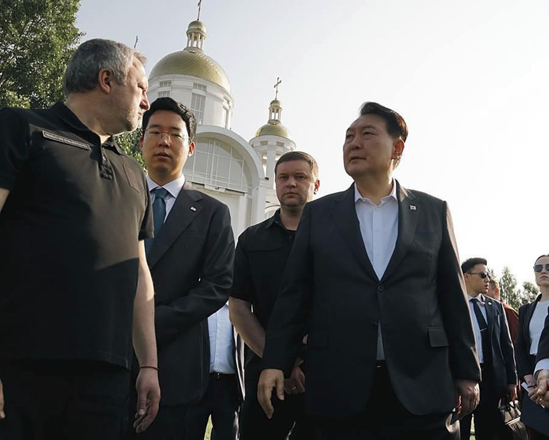 Ukraine đón tổng thống Hàn Quốc, "ấm ức" với Mỹ