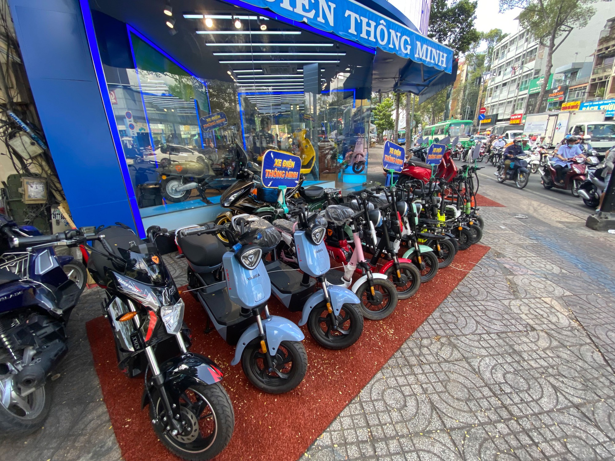 Xe đạp điện hút khách trở lại
