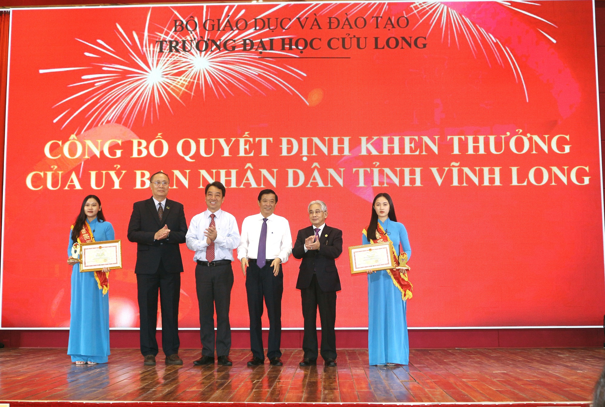 Trường ĐH Cửu Long tổng kết 10 năm đào tạo sau đại học - Ảnh 4.
