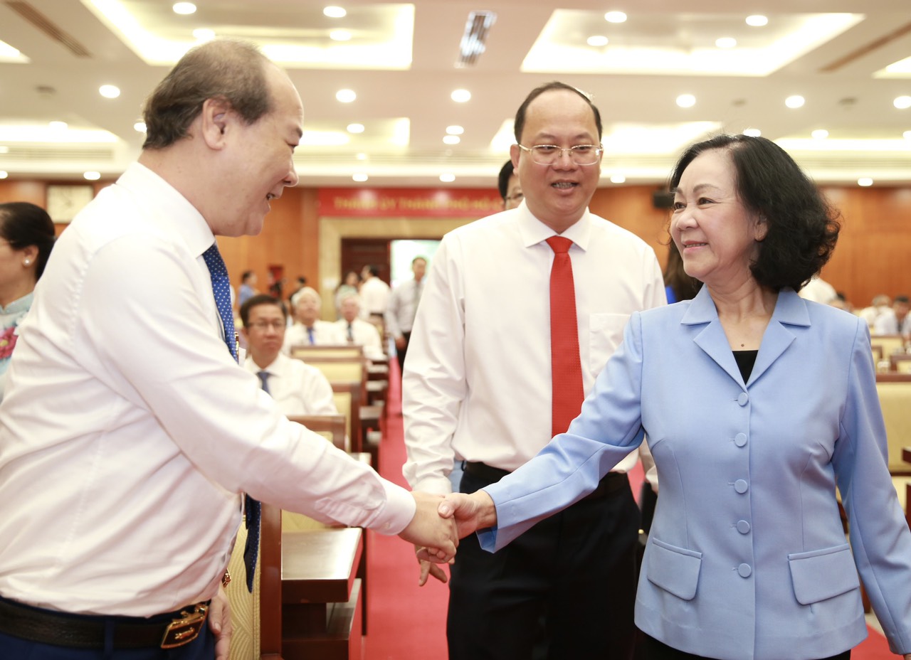 B&iacute; thư Nguyễn Văn N&ecirc;n: TP HCM đi qua nửa nhiệm kỳ tưởng chừng kh&ocirc;ng thể vượt qua được - Ảnh 1.