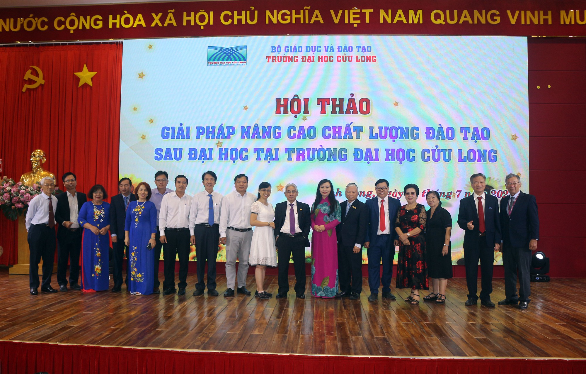 Trường ĐH Cửu Long tổng kết 10 năm đào tạo sau đại học - Ảnh 6.