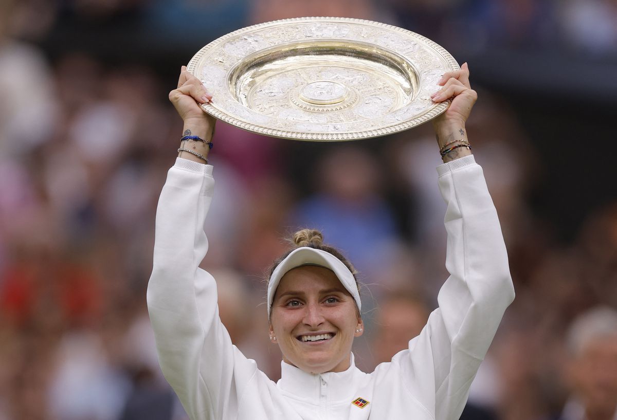 Tay vợt nữ không được xếp hạt giống bất ngờ vô địch Wimbledon