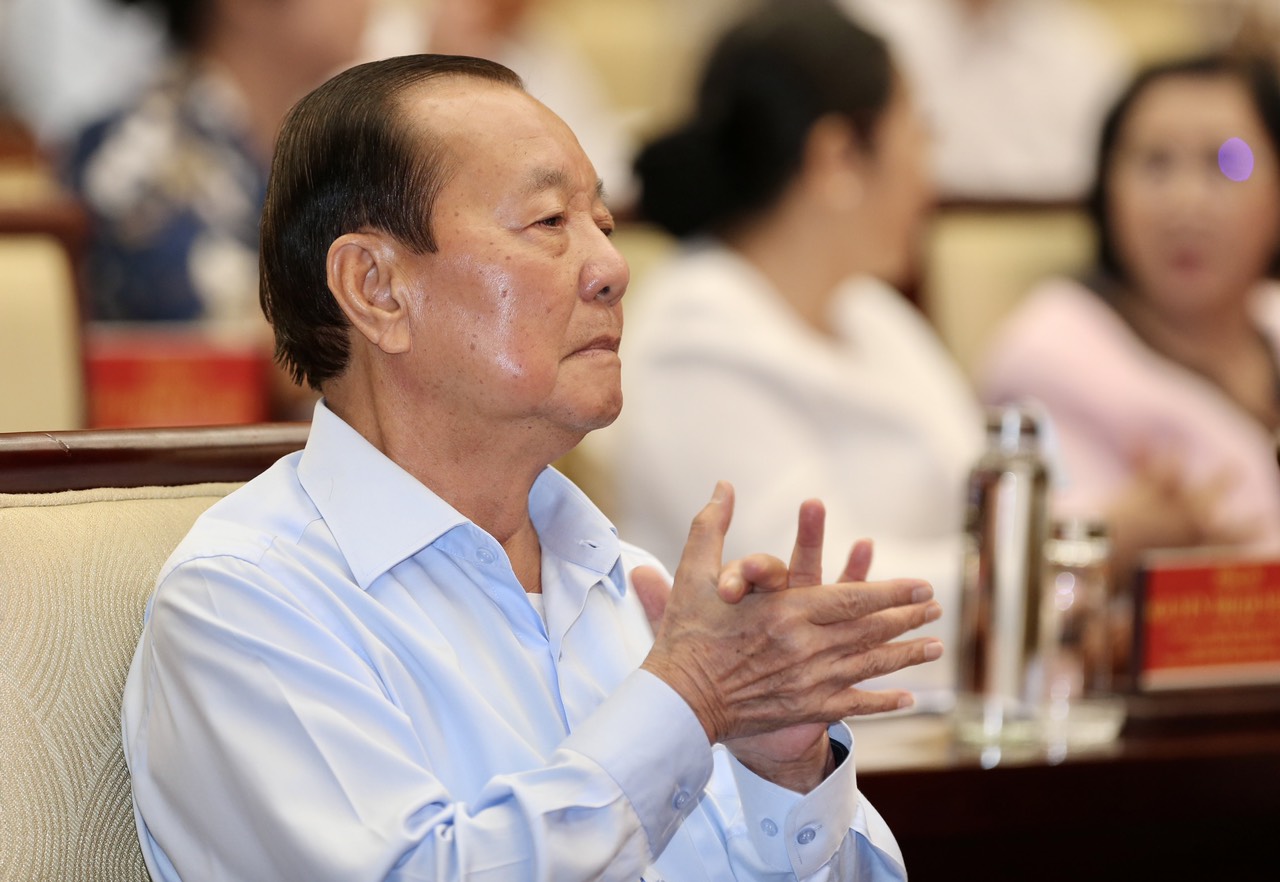 Nguy&ecirc;n l&atilde;nh đạo Trung ương, TP HCM dự hội nghị triển khai Nghị quyết 98 - Ảnh 4.