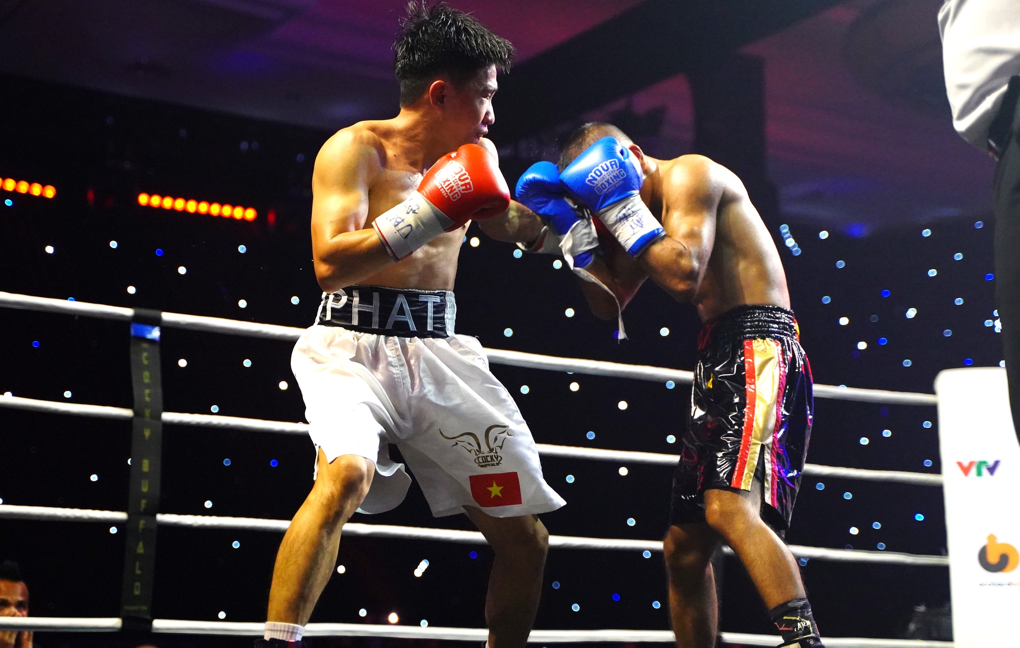 WBO Global Prelude: V&otilde; sĩ Nguyễn Văn Hải thắng knock-out si&ecirc;u kinh điển - Ảnh 4.