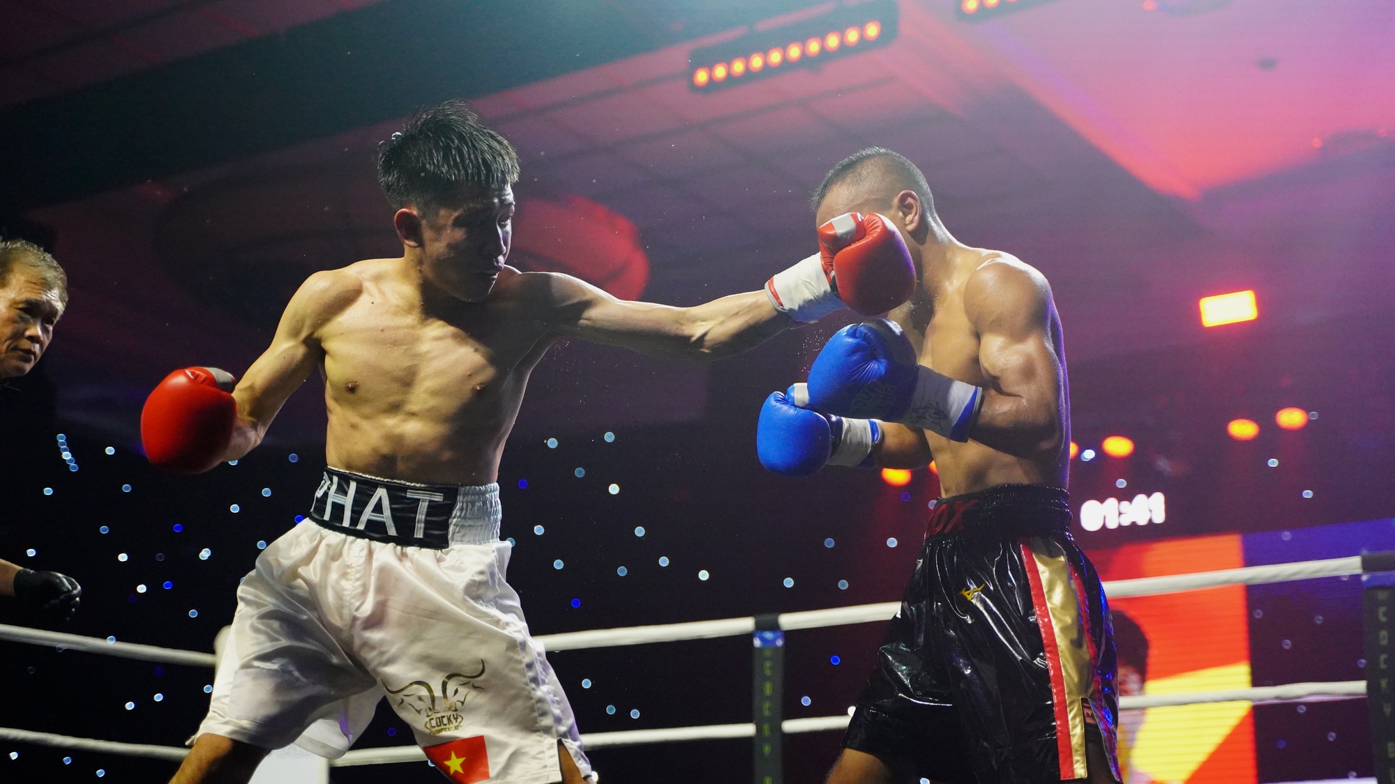 WBO Global Prelude: V&otilde; sĩ Nguyễn Văn Hải thắng knock-out si&ecirc;u kinh điển - Ảnh 3.