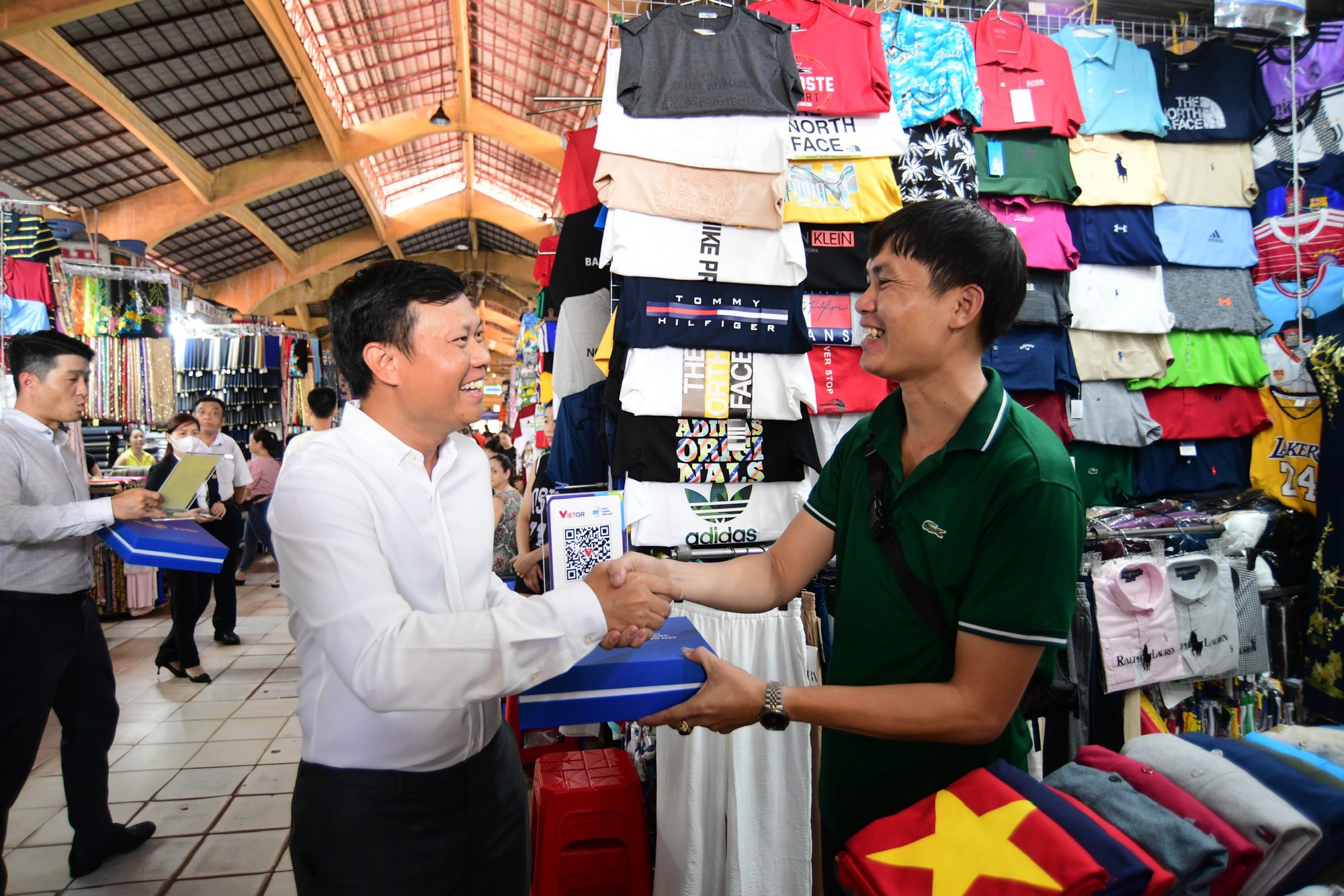 N&oacute;ng bỏng &ldquo;cuộc chiến&rdquo; m&atilde; QR tr&ecirc;n b&agrave;n thanh to&aacute;n- Ảnh 5.