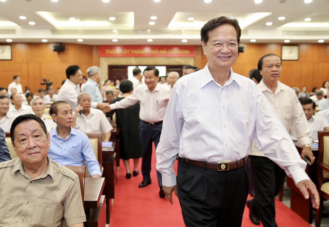 Nguyên lãnh đạo Trung ương, TP HCM dự hội nghị triển khai Nghị quyết 98
