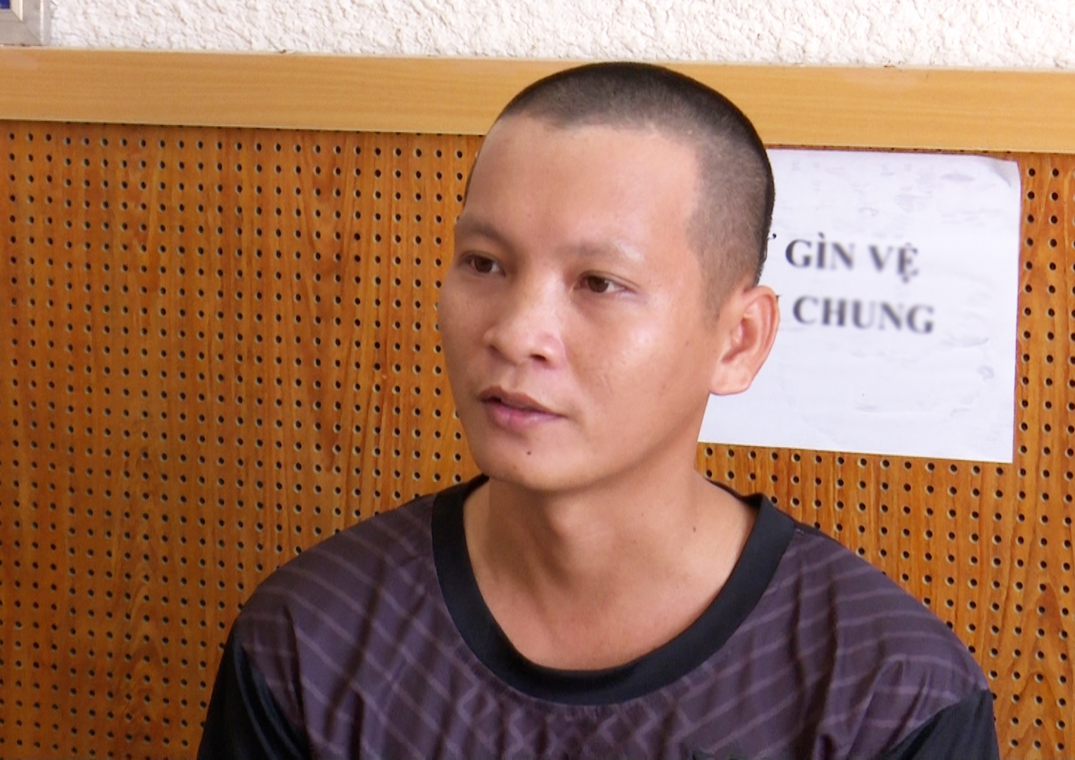 Hậu uống thuốc ngừa thai khẩn cấp, bé gái để lộ “bạn trai”