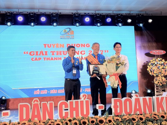 &Ocirc;ng Đinh Trần Thanh T&acirc;m t&aacute;i đắc cử Chủ tịch LĐLĐ quận T&acirc;n B&igrave;nh, TP HCM - Ảnh 6.