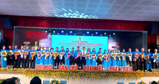 &Ocirc;ng Đinh Trần Thanh T&acirc;m t&aacute;i đắc cử Chủ tịch LĐLĐ quận T&acirc;n B&igrave;nh, TP HCM - Ảnh 5.