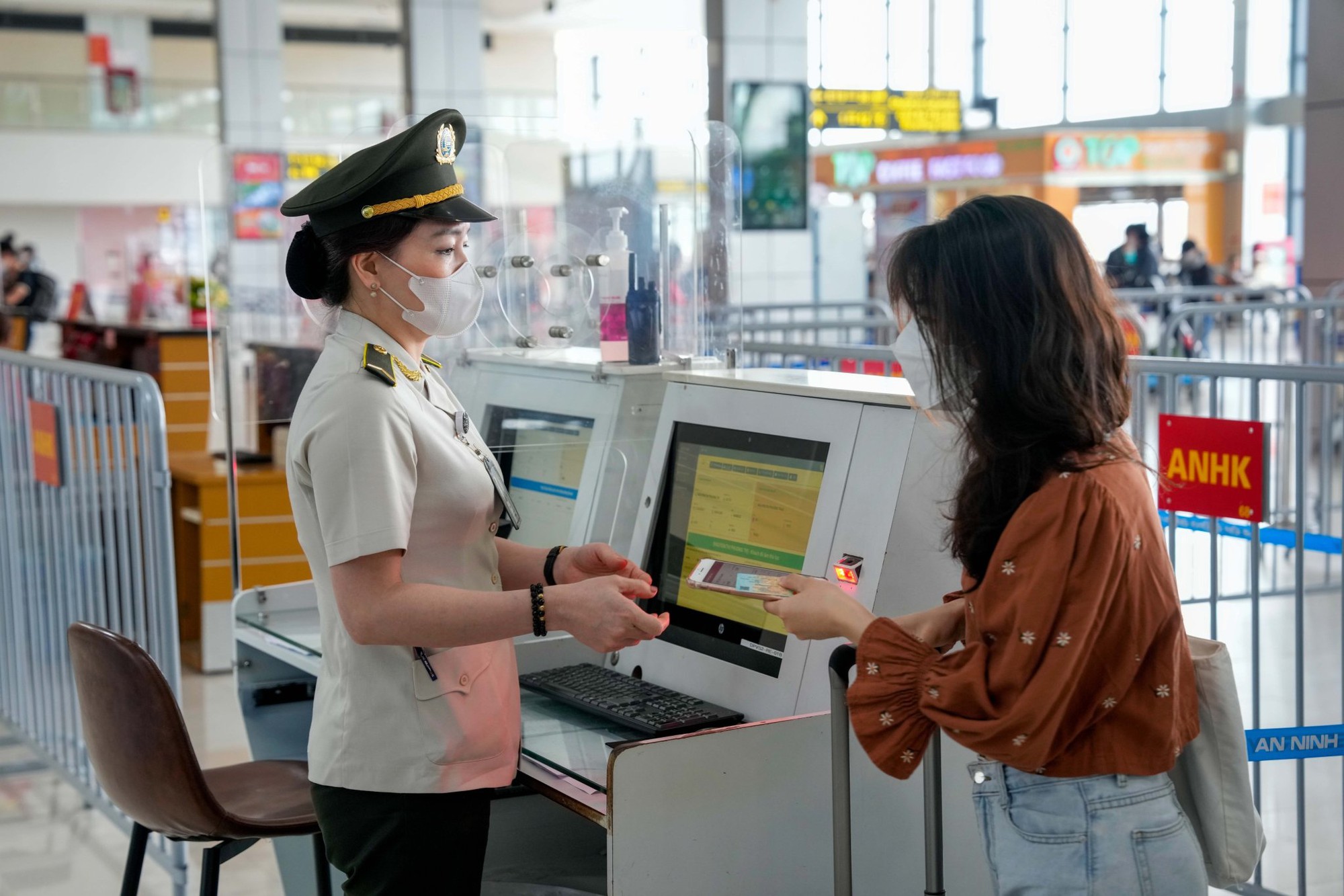 Nới trần gi&aacute; v&eacute; m&aacute;y bay kh&ocirc;ng c&oacute; nghĩa l&agrave; tăng gi&aacute;!