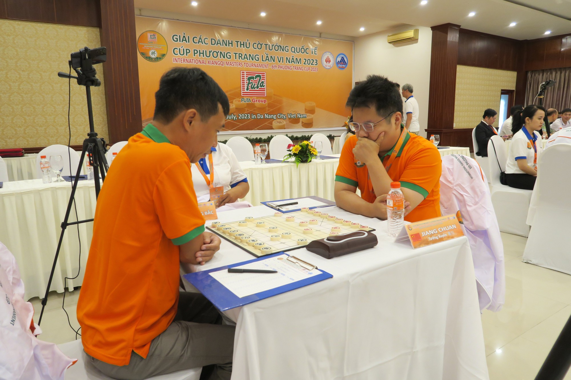 Tưởng Xuyên tái đấu Uông Dương Bắc ở bán kết Cúp Phương Trang 2023