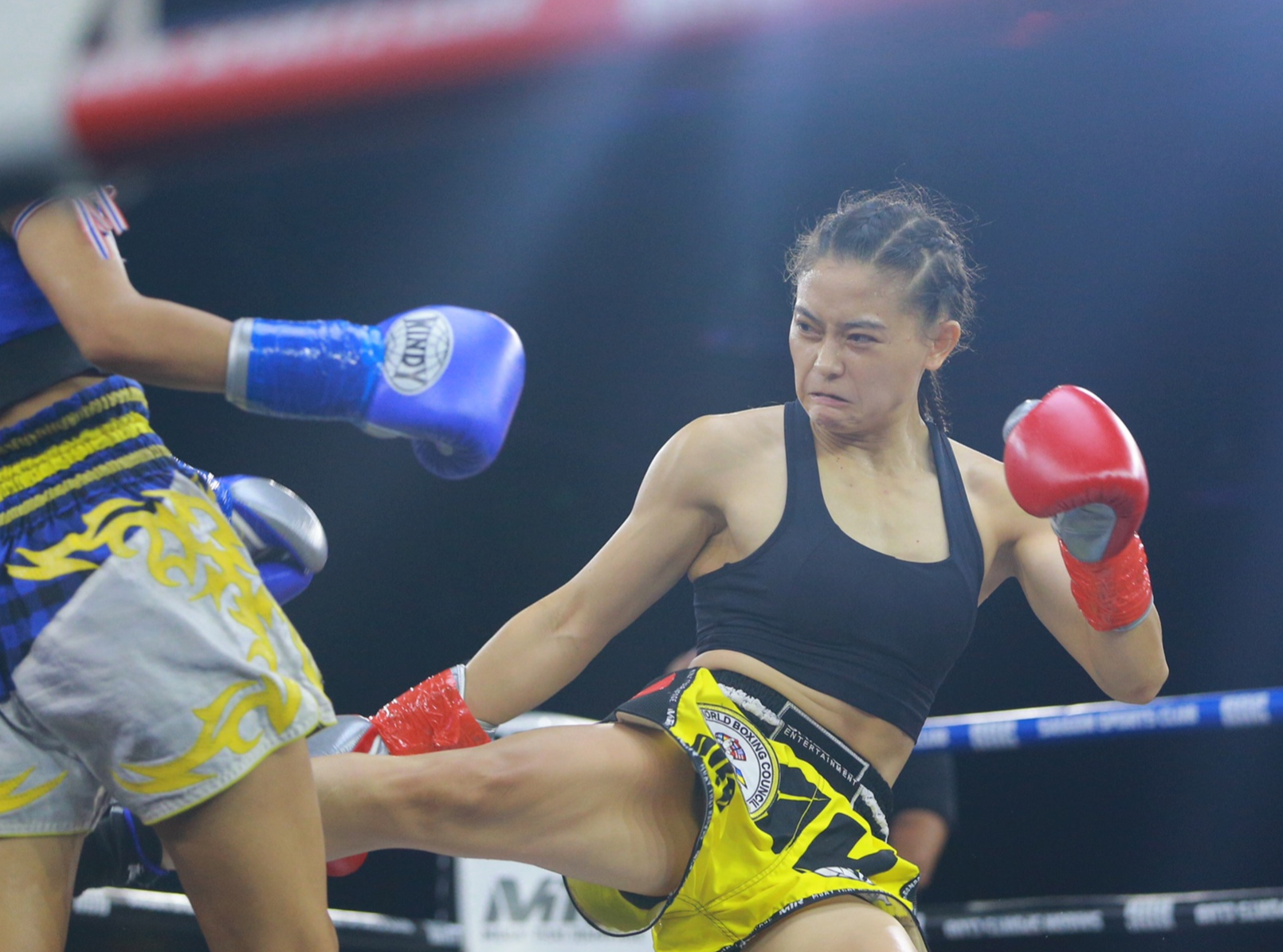 HCV SEA Games giành đai WBC Muay Thái trước tay đấm Thái Lan