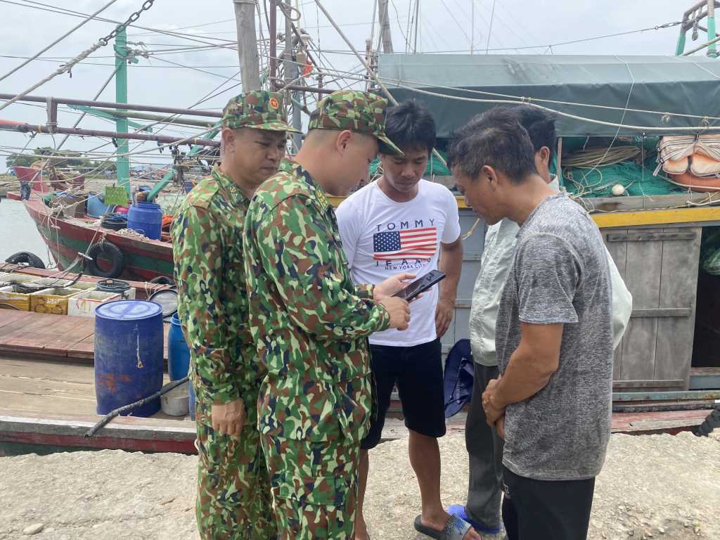 Ứng phó bão số 1, Quảng Ninh bắt đầu sơ tán dân khỏi vùng nguy hiểm - Ảnh 4.