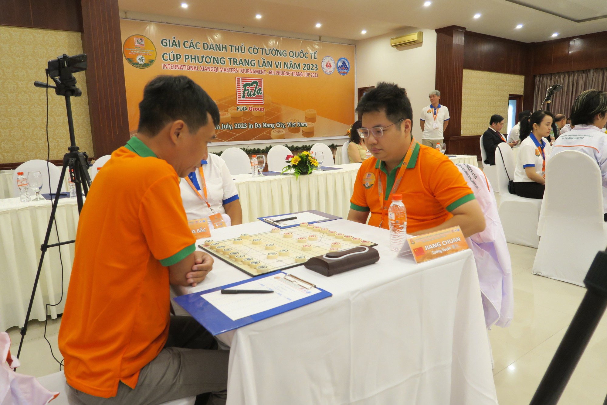 Nhà vô địch Trung Quốc thua trận mở màn Cúp cờ tướng quốc tế Phương Trang