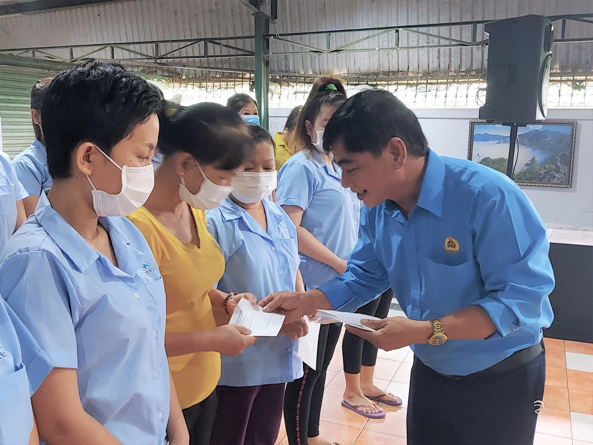 Hết lòng chăm lo, bảo vệ đoàn viên - lao động