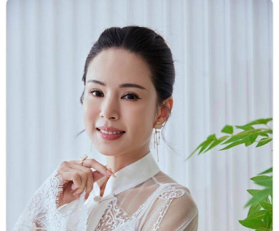 Bí quyết giữ sắc vóc của sao U50-U60 khiến khán giả phát hoảng