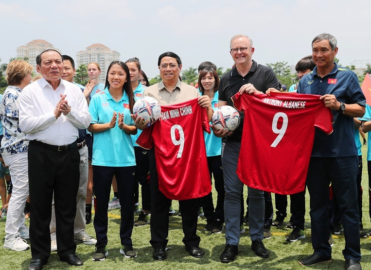 World Cup nữ: Kh&ocirc;ng chỉ l&agrave; tr&ograve; chơi b&oacute;ng đ&aacute; ở Việt Nam - Ảnh 7.