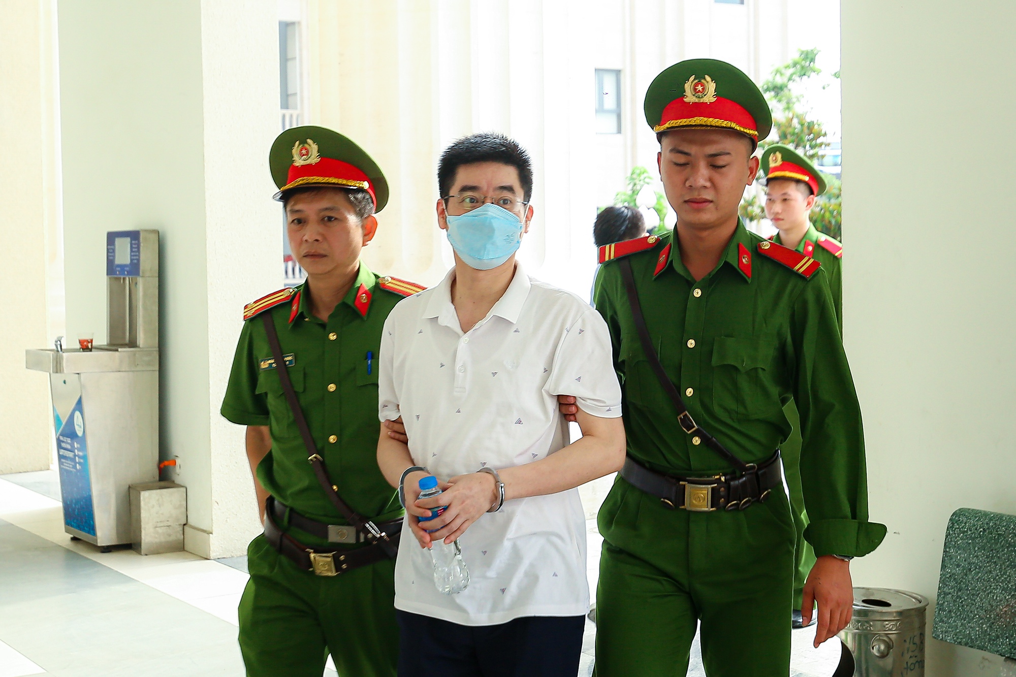Vụ án "Chuyến bay giải cứu": Lý lẽ tự bào chữa của cựu điều tra viên
