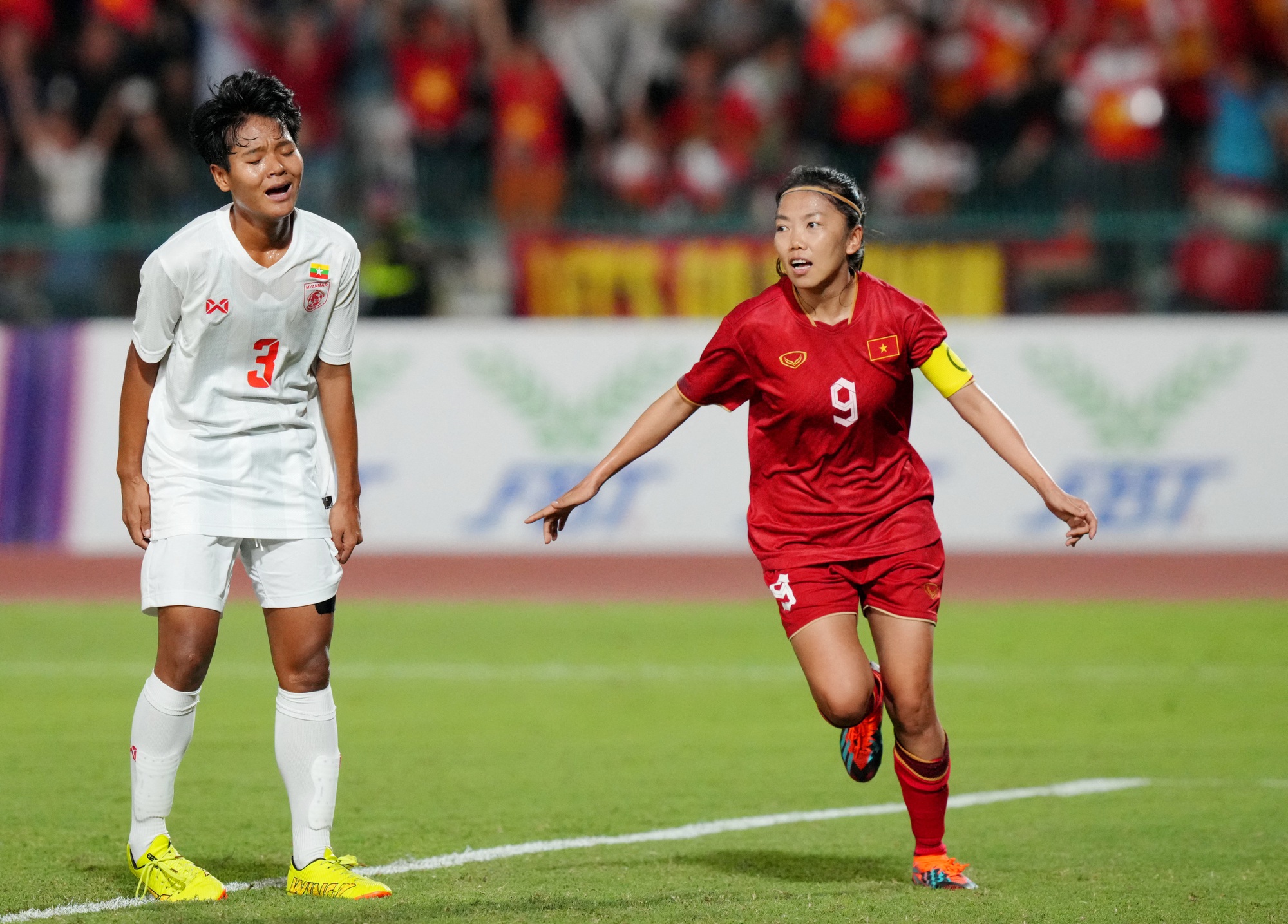 World Cup nữ: Kh&ocirc;ng chỉ l&agrave; tr&ograve; chơi b&oacute;ng đ&aacute; ở Việt Nam - Ảnh 4.