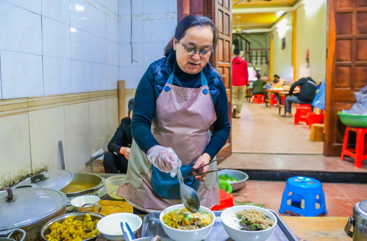 Quán cháo ấu tẩu gần 30 năm ở Hà Giang - Ảnh 1.