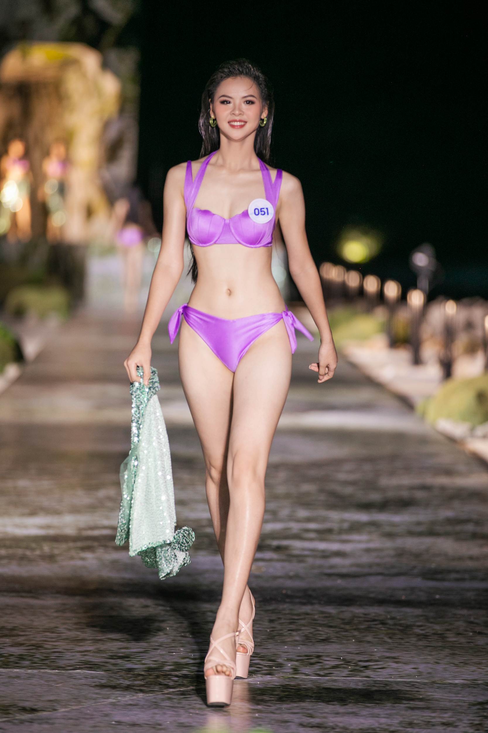 D&agrave;n hoa hậu đốt mắt kh&aacute;n giả trong trang phục bikini - Ảnh 14.