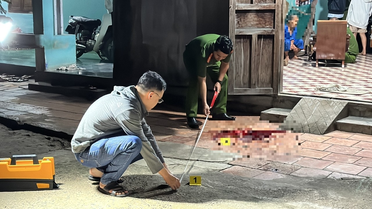 Đến thắp nhang cho ông bà, cháu cãi vã rồi đâm cậu ruột tử vong