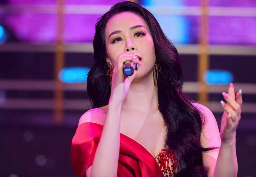 "Nàng thơ" Dương Huệ xúc động ngày trở lại Hà Nội