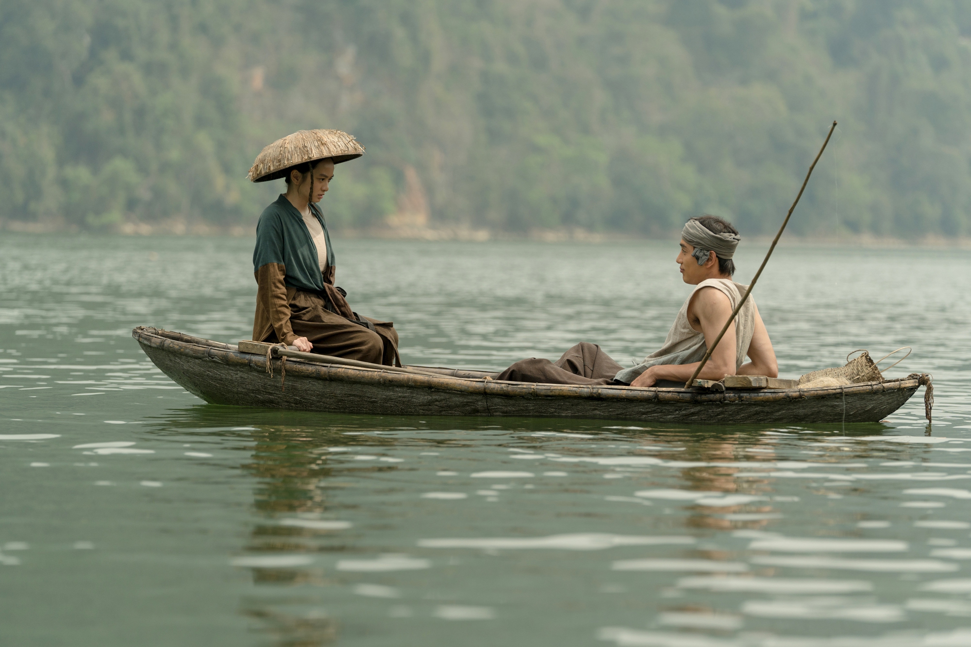 Kaity Nguyễn cuốn h&uacute;t trong &ldquo;Người vợ cuối c&ugrave;ng&rdquo; của Victor Vũ - Ảnh 2.
