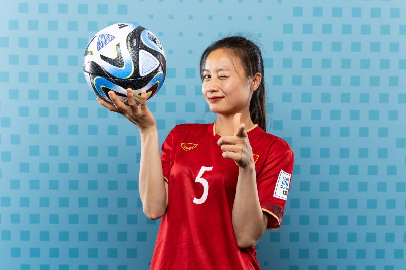 Thanh Nh&atilde;, Huỳnh Như cực ngầu trong buổi chụp ảnh quảng b&aacute; cho FIFA - Ảnh 5.