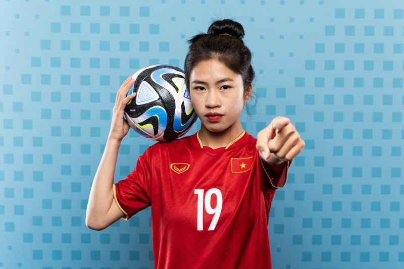 Thanh Nh&atilde;, Huỳnh Như cực ngầu trong buổi chụp ảnh quảng b&aacute; cho FIFA - Ảnh 2.